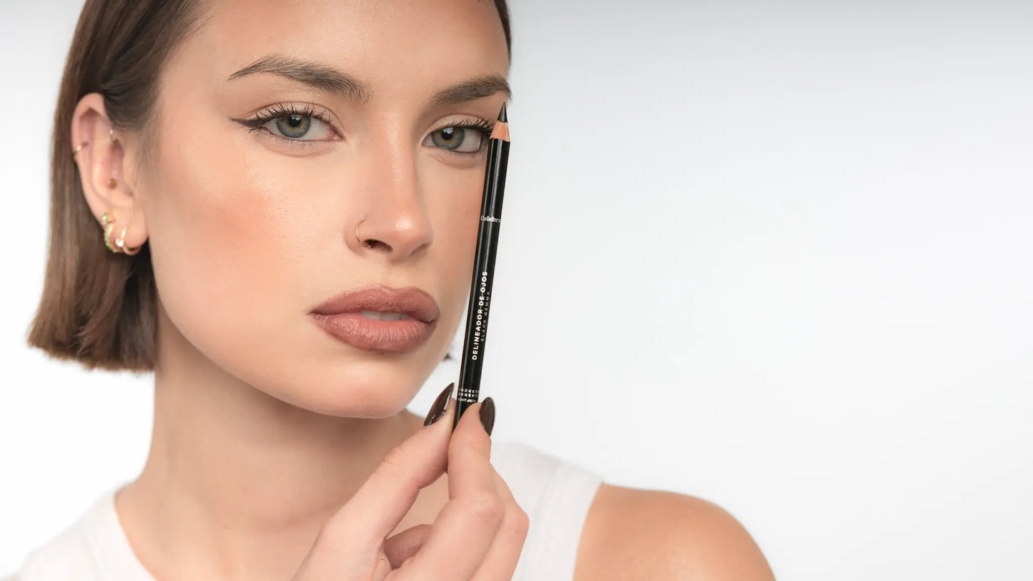 lapiz delineador de ojos tamano